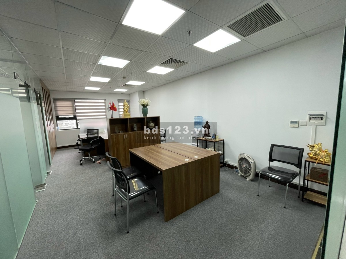 Cho thuê Văn phòng diện tích 62m2, đầy đủ nội thất và tiện nghi, lh 0913977819