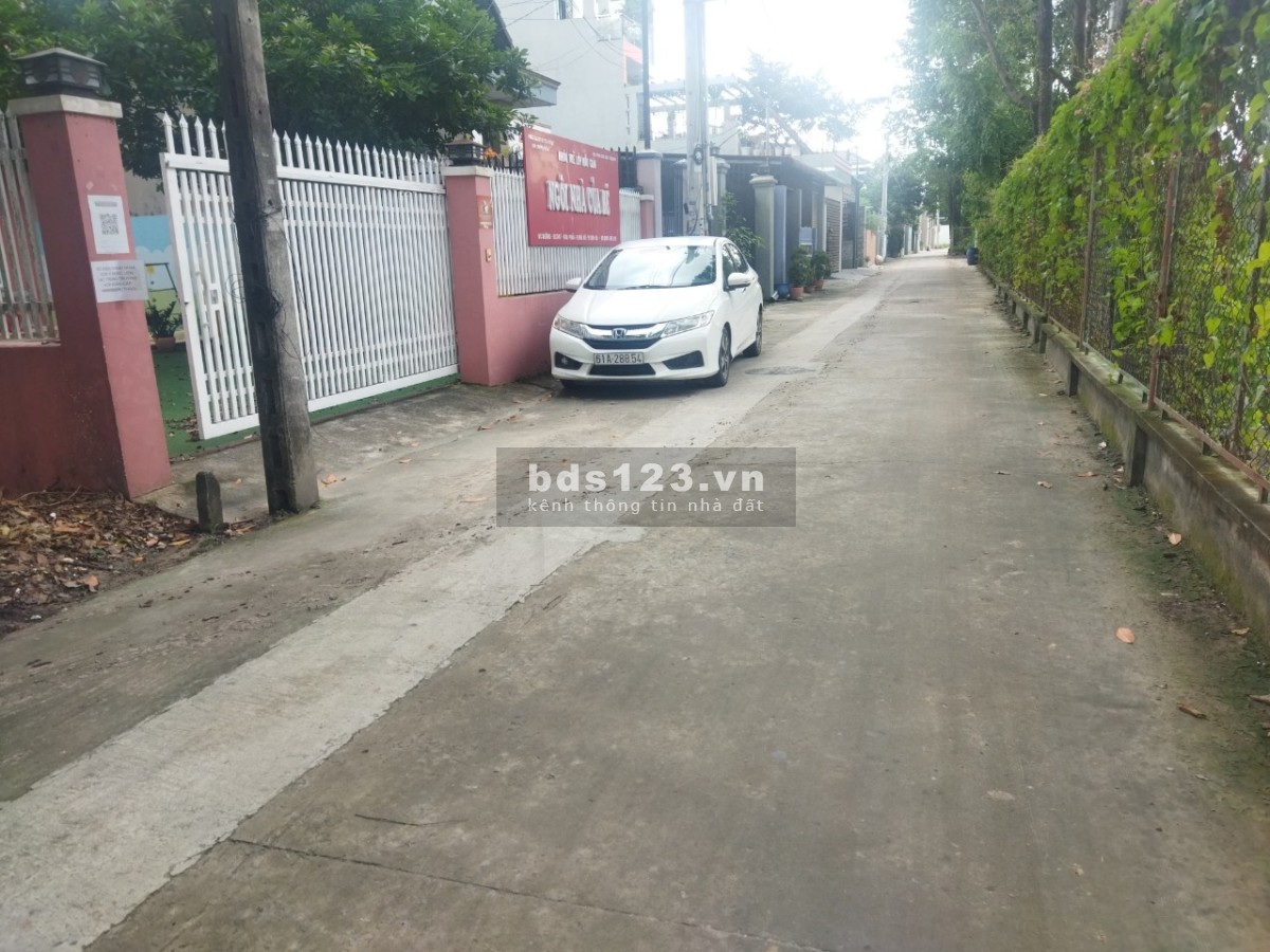 Bán nhà lầu đường Phạm Ngọc Thạch, P. Phú Mỹ, TDM, BD. Ngang 10m x Dài 27m. Giá 7,5 tỷ. Sổ đỏ.