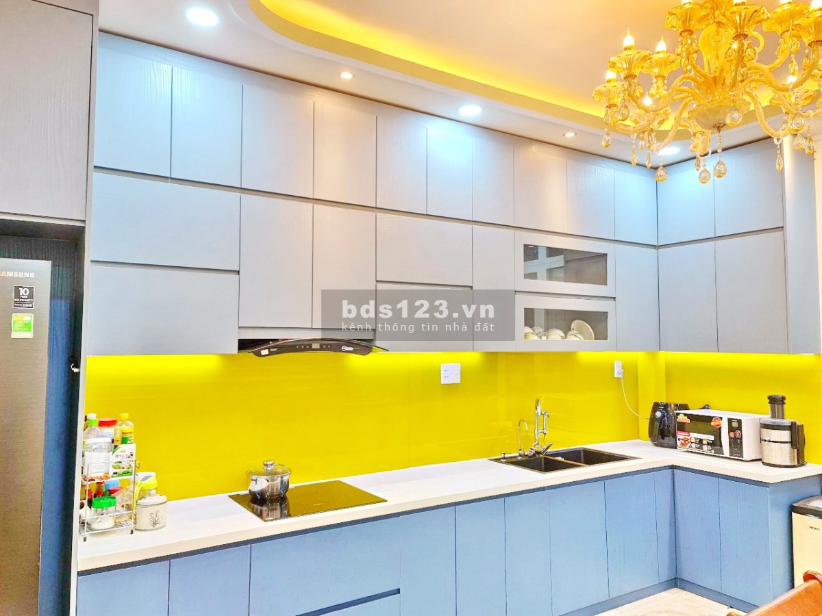 Nhà đẹp khu công ích Phạm Hữu Lầu, Quận 7 2 lầu giá tốt đầu tư