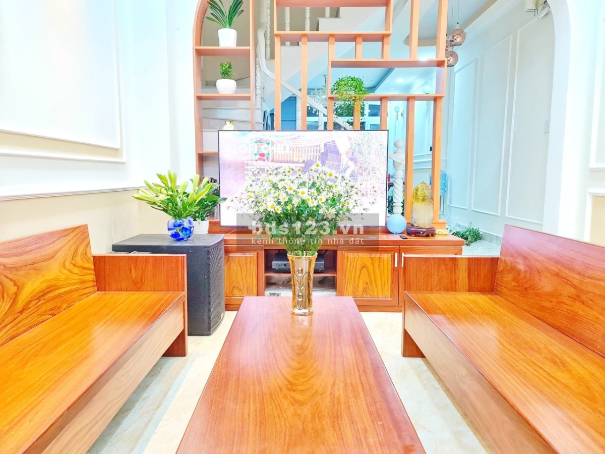Nhà đẹp khu công ích Phạm Hữu Lầu, Quận 7 2 lầu giá tốt đầu tư
