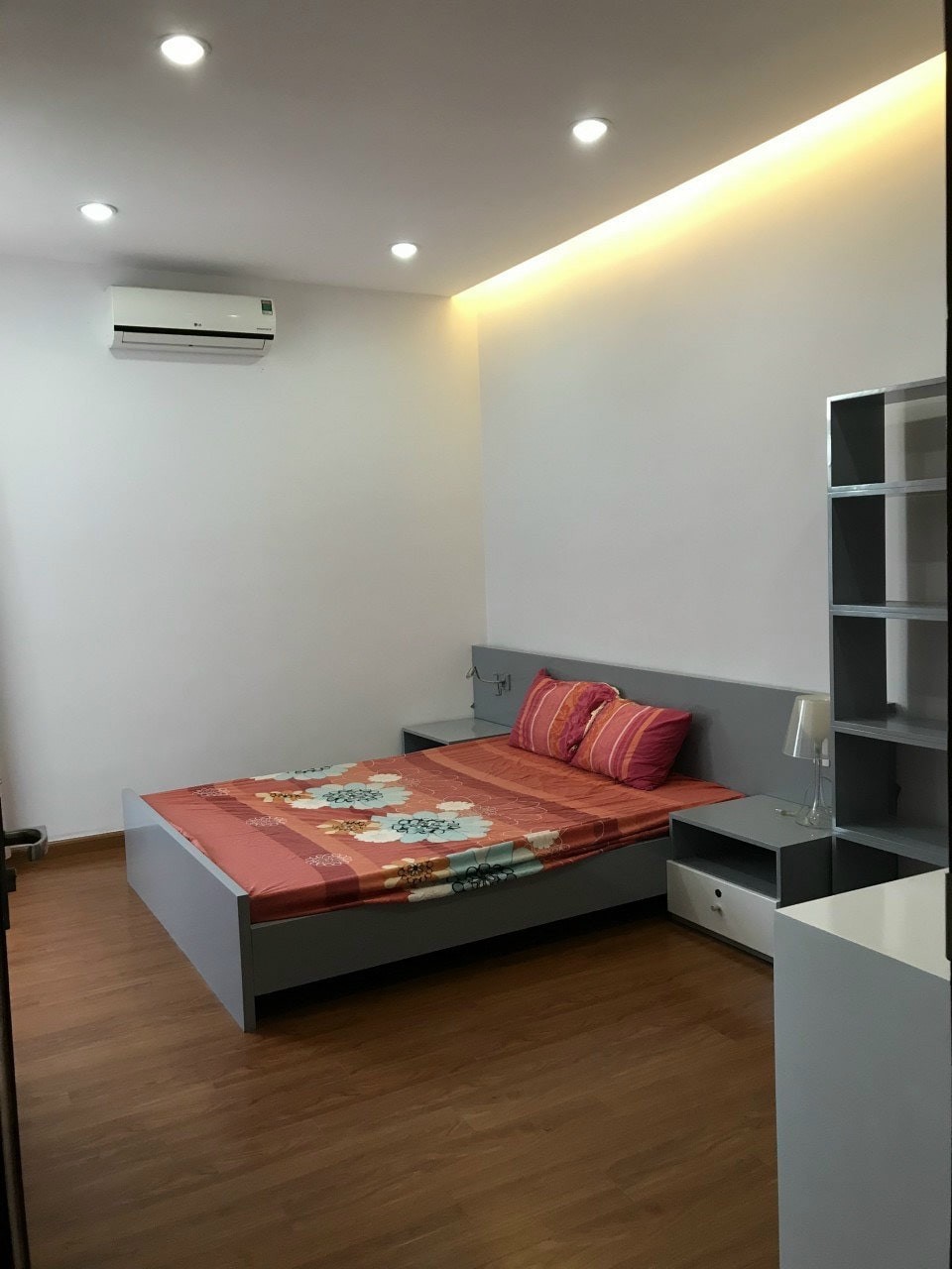 Bán nhà nguyên căn 4 tầng đường Núi Thành Đà Nẵng giá tốt để mua vào
