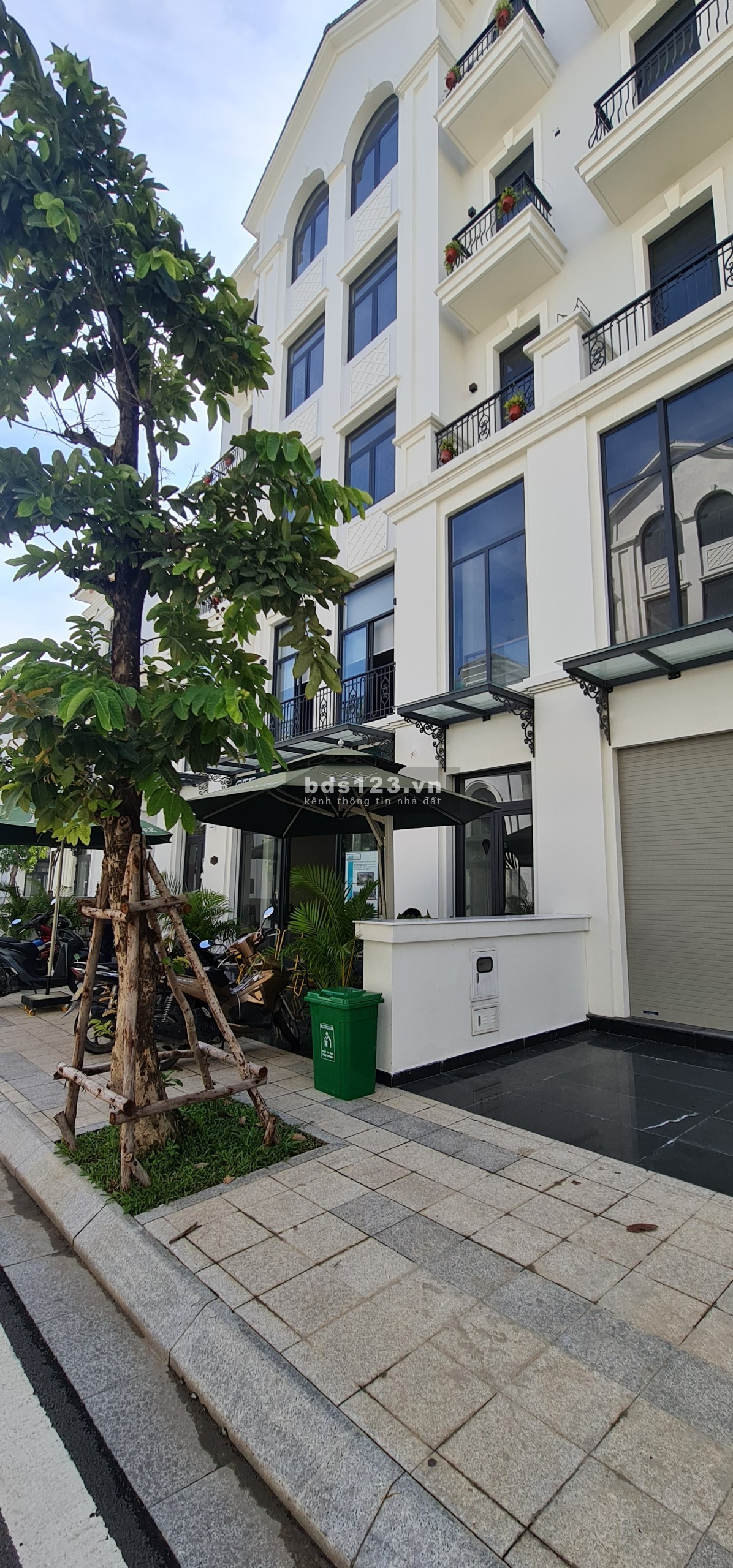 Bán nhanh căn nhà phố Vinhomes Grand Park phân khu manhattan giá tốt nhất thị trường LH 0976911146