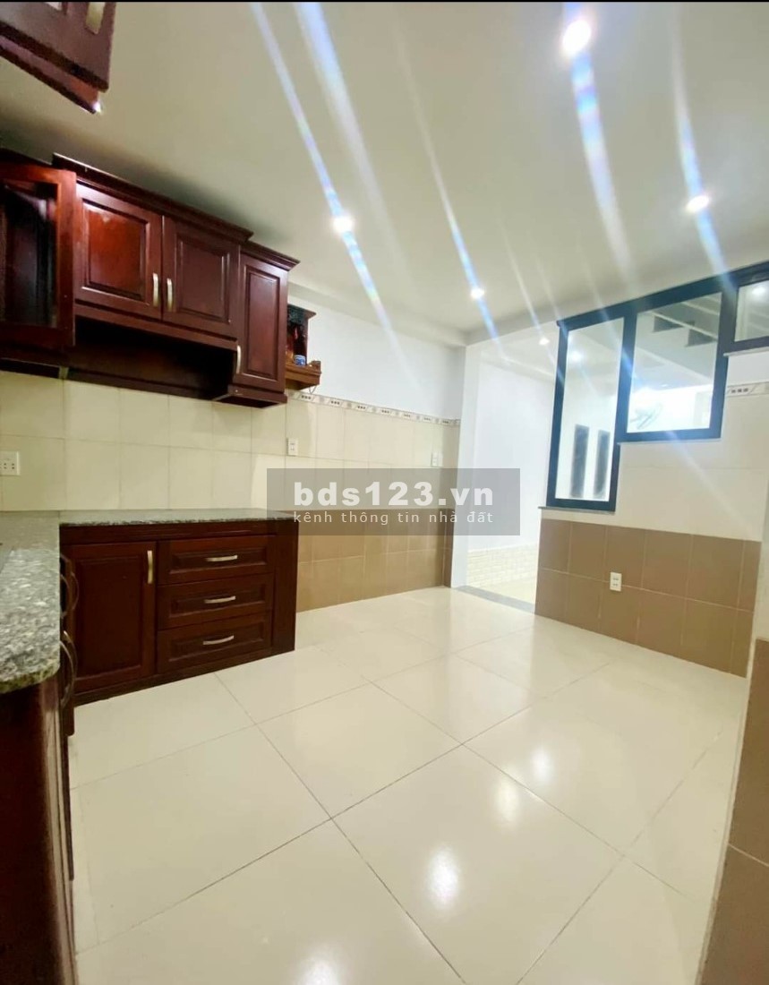 Nhà 4 tầng kiên cố, ô tô đỗ cửa Âu Cơ, P.10, Tân Bình giá bán 5.95 tỷ