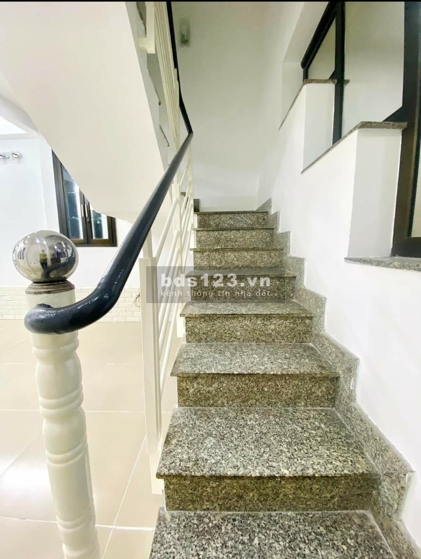 Nhà 4 tầng kiên cố, ô tô đỗ cửa Âu Cơ, P.10, Tân Bình giá bán 5.95 tỷ