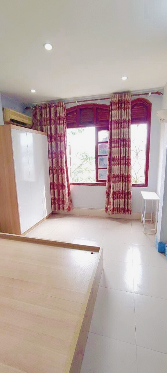 Bán nhà Kim Đồng giá bán 9.8 tỷ 7 tầng khu an ninh, yên tĩnh, giá tốt