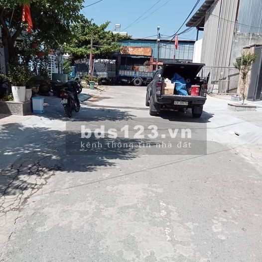 Bán nhà khu dân cư đông đúc giá 4,45 tỷ diện tích sư dụng 100m2