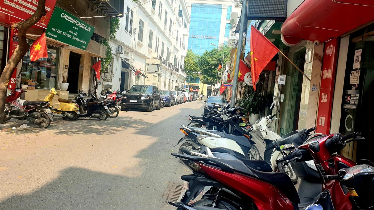 Bán nhà mặt ngõ Hàng Cót ngõ rộng nông đẹp kinh doanh ô tô đậu cửa