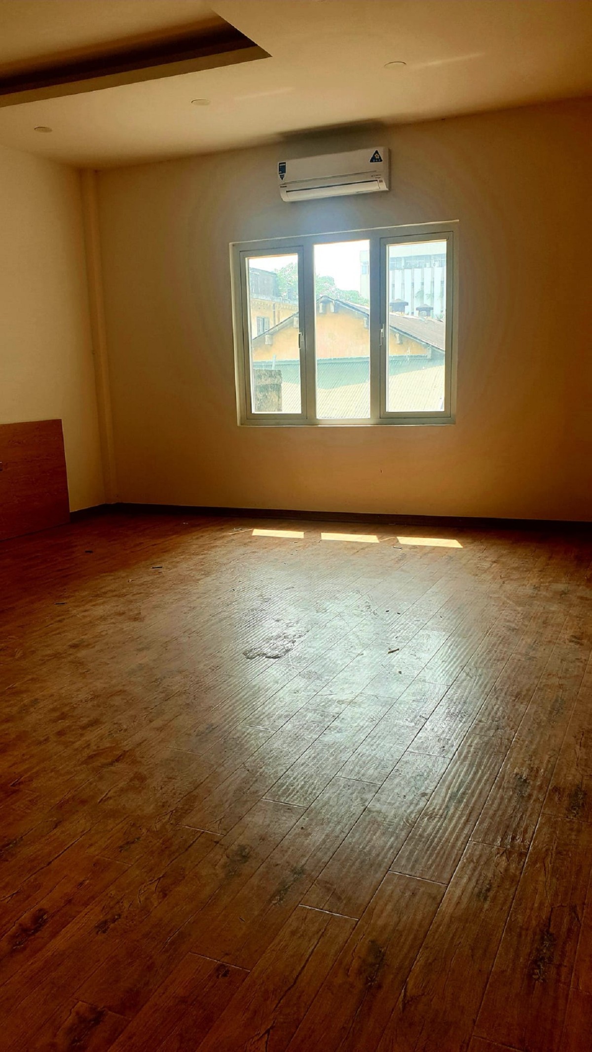 Bán nhà mặt ngõ Hàng Cót ngõ rộng nông đẹp kinh doanh ô tô đậu cửa