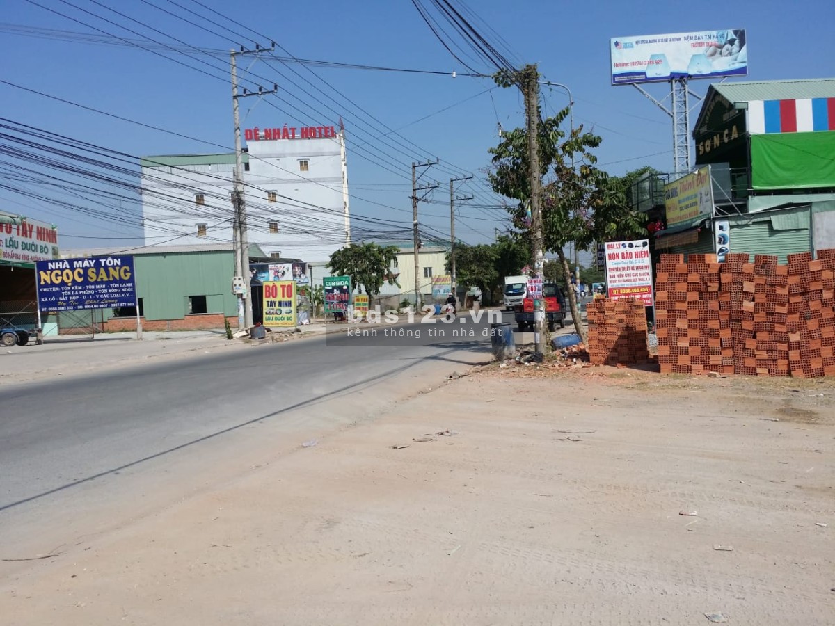 Chính chủ cần bán đất ở đường Lê Thị Trung khu dân cư, đường lớn