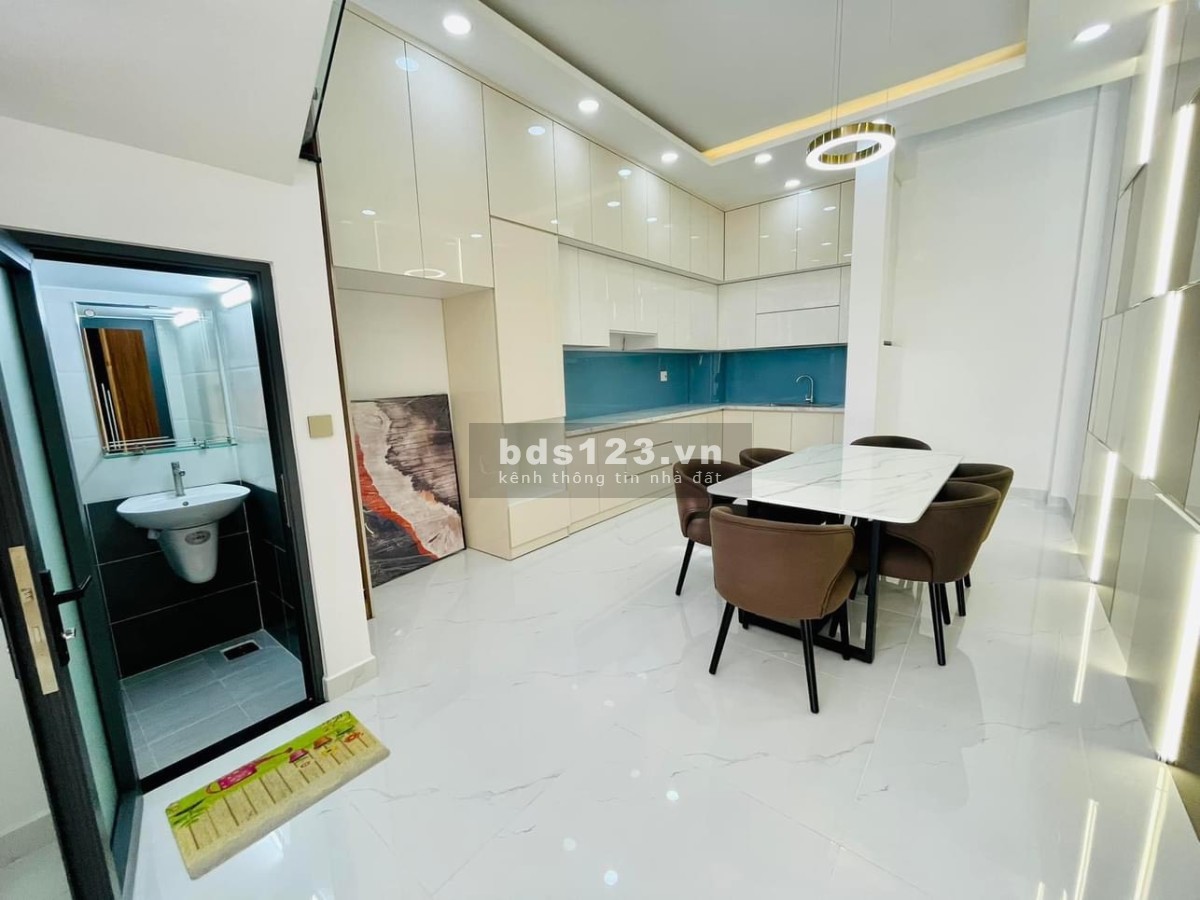 Bán Nhà Phố Liền Kề TP.Tân An,MT Đại Lộ Hùng Vương , giá chỉ 2 tỷ/căn, có sổ sẵn, số lượng có hạn.