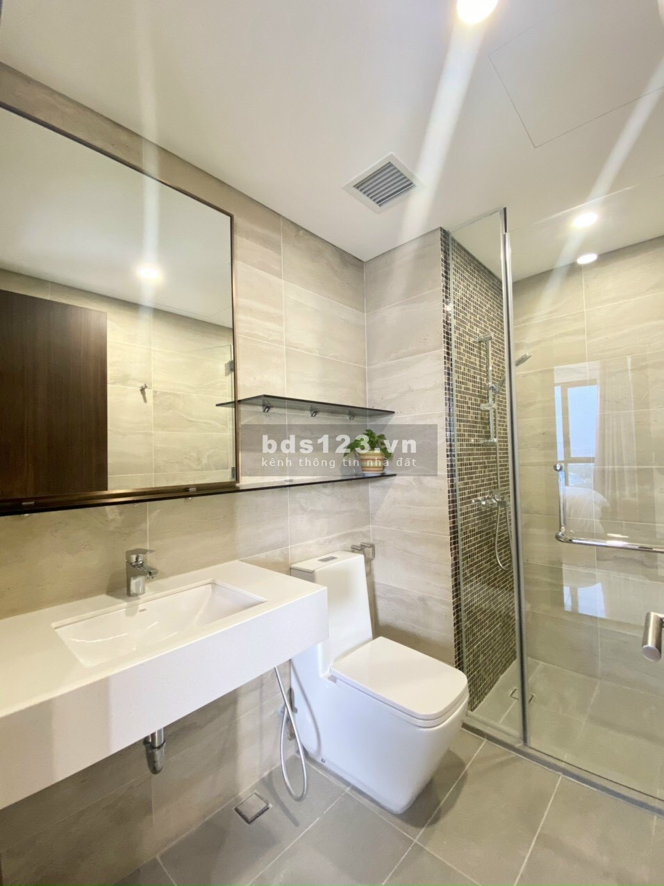 Bán căn hộ One Verandah 2 PN view Sông giá 6,9 tỷ đồng bao phí