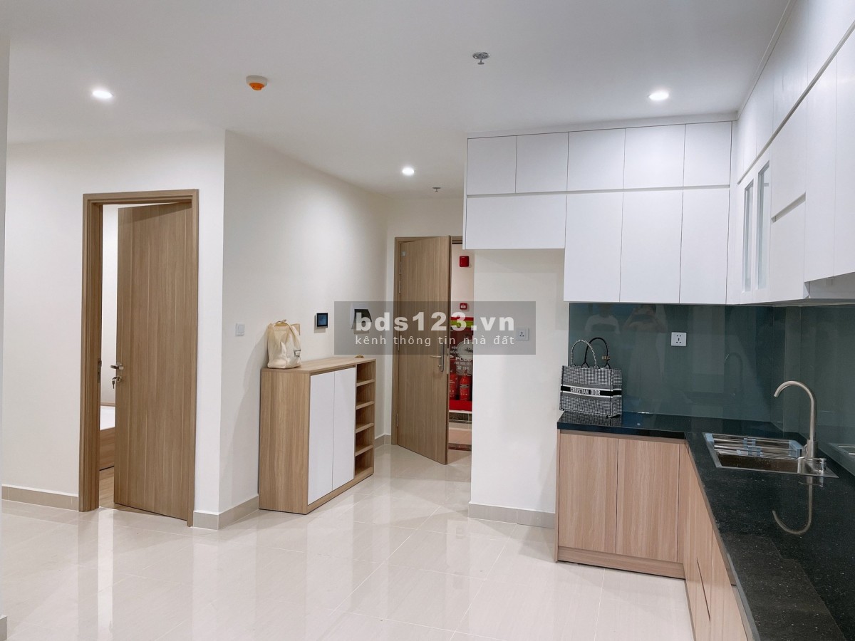 Chính chủ bán gấp 2 phòng ngủ, 2 wc dt 68m2, view sông biệt thự full nội thất giá rẻ nhất thị trường