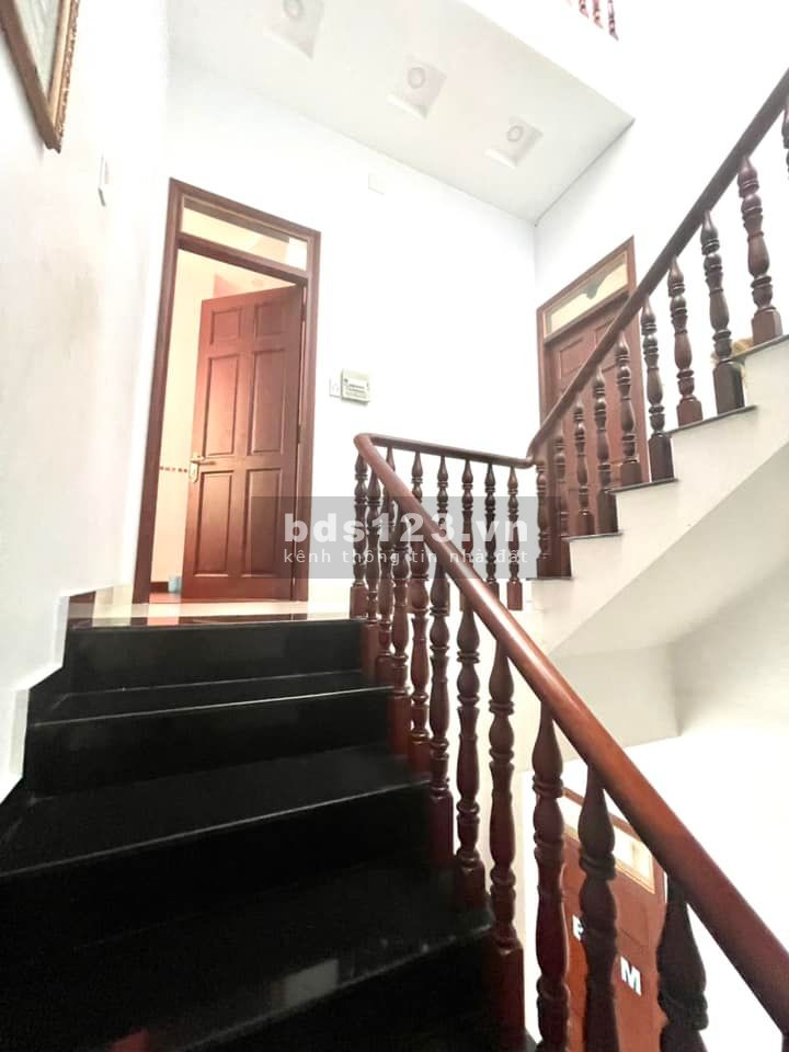 Bán nhà mặt tiền Đặng Thúc Liêng, Quận 8, 79m2, 4T, 12.8tỷ.