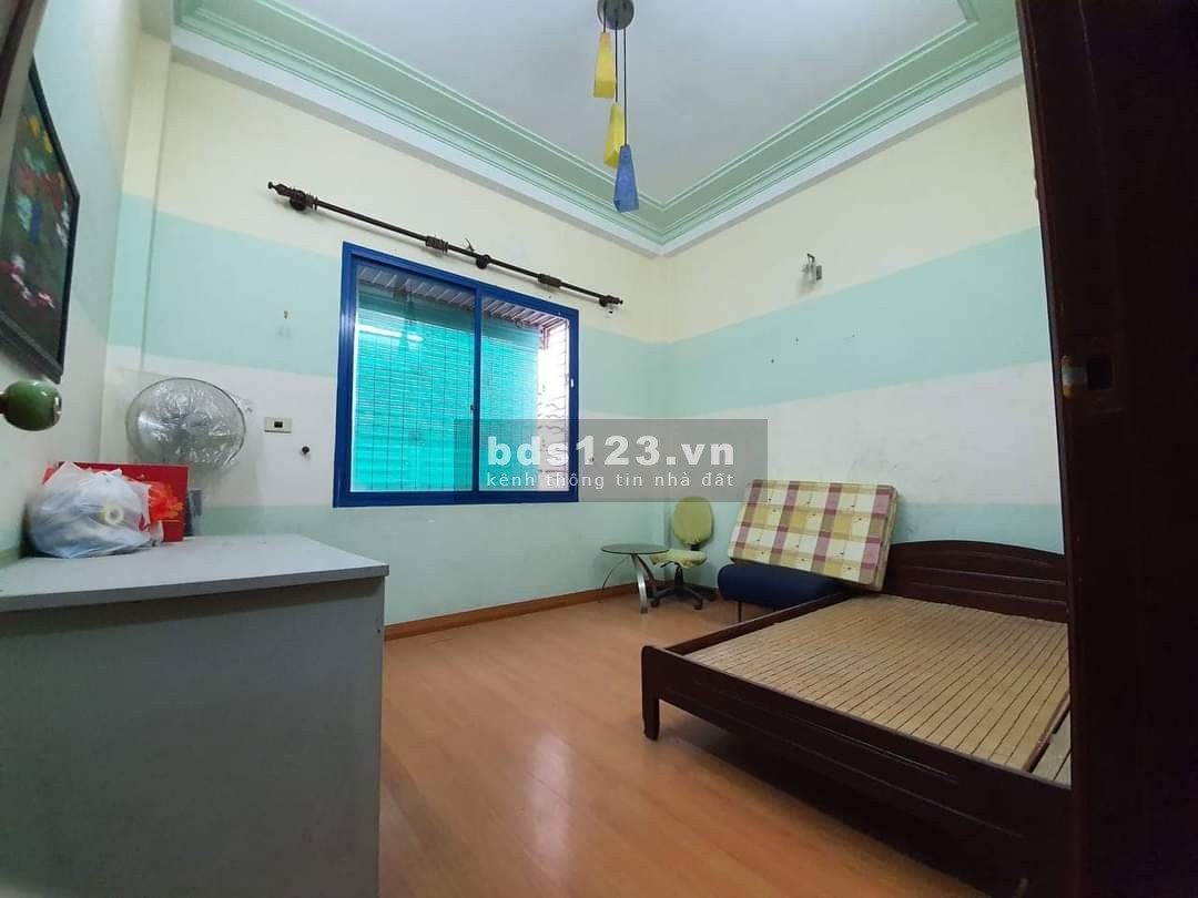 Cho thuê nhà nguyên căn 5 tầng DTSD gần 300M tại Võng Thị Hồ Tây