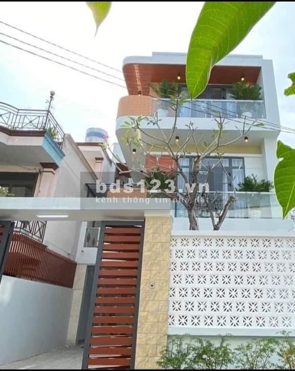 Bán nhà hẻm 4M đường Gò Dầu 3 tầng diện tích 4x13 giá 5x