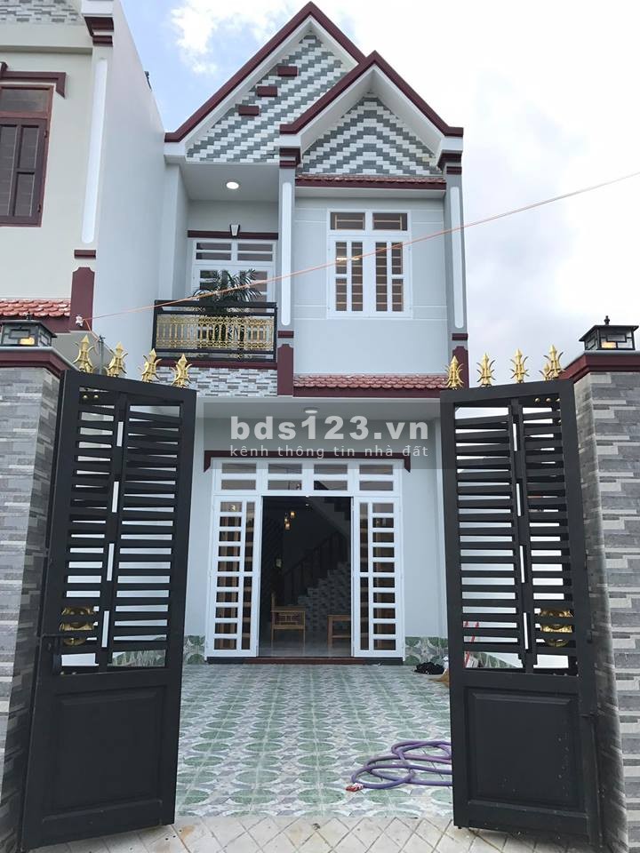Bán gấp trong tuần 1 trệt 1 lầu 700tr-Sổ riêng ngay chợ Xuân Thới Thượng 0931.601.365
