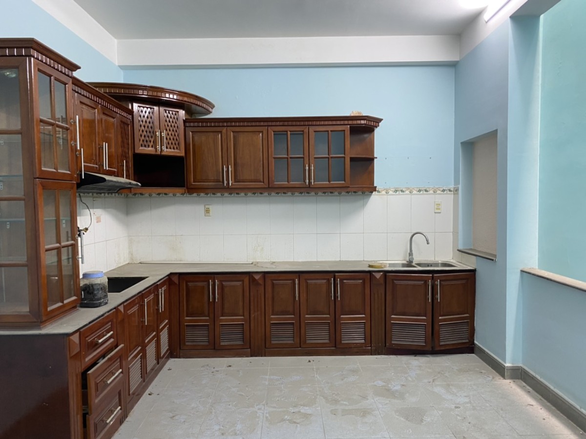 MT đường nhựa 8m dt 123m2(5,5x26m) 4 tầng BTCT 5PN, 2 xe hơi ngủ trong nhà. Lê Văn Quới, Bình Tân