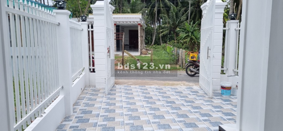 Nhà mới xây dựng, Mặt Tiền đường nhựa cách TT Thị Trấn Chợ Gạo 3km