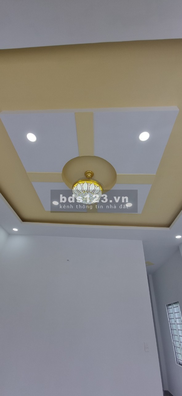 Nhà mới xây dựng, Mặt Tiền đường nhựa cách TT Thị Trấn Chợ Gạo 3km