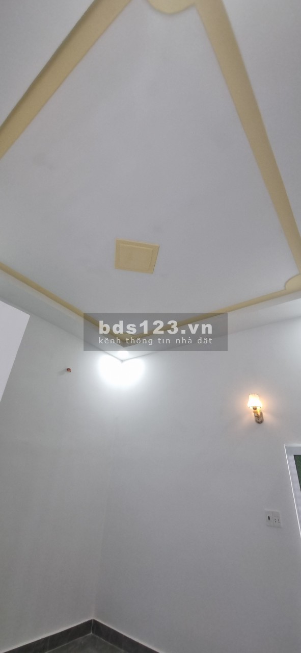 Nhà mới xây dựng, Mặt Tiền đường nhựa cách TT Thị Trấn Chợ Gạo 3km