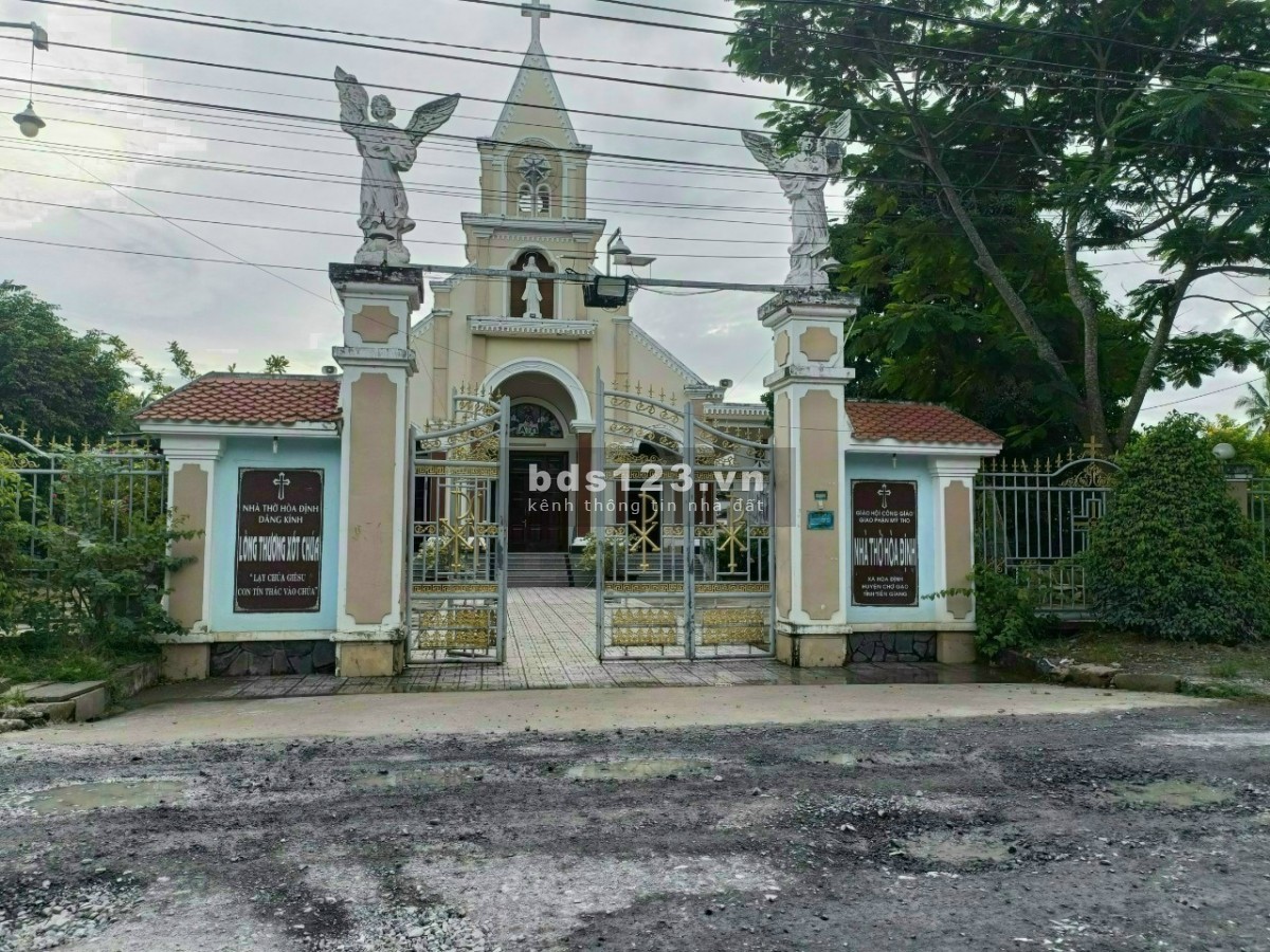Nhà mới xây dựng, Mặt Tiền đường nhựa cách TT Thị Trấn Chợ Gạo 3km