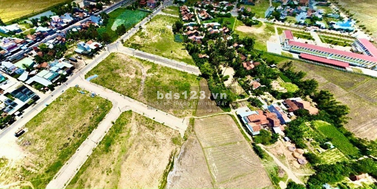 Đất thổ cư đối diện cf suối đá giá 1.8 tỷ đến 2.1 tỷ/lô, giá 14 triệu/m2, sổ đỏ
