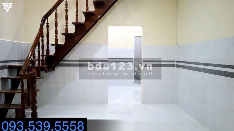 Bán nhà riêng đường Cách Mạng Tháng 8 quận 3, DT 42m² x 2 tầng, giá chỉ 4,2 tỷ đồng