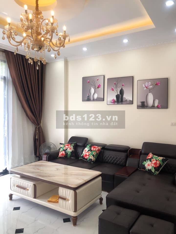 Nhà dân xây mới xây 2 năm cực hiếm nhà 32m² x 5 tầng bát Khối, giá 3,15 tỷ