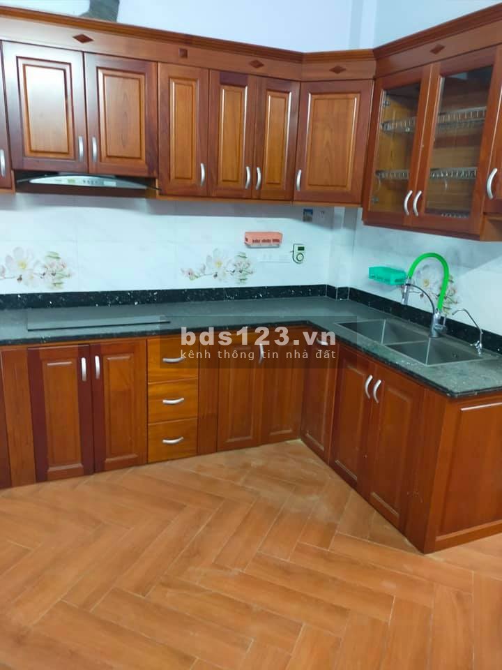 Nhà dân xây mới xây 2 năm cực hiếm nhà 32m² x 5 tầng bát Khối, giá 3,15 tỷ