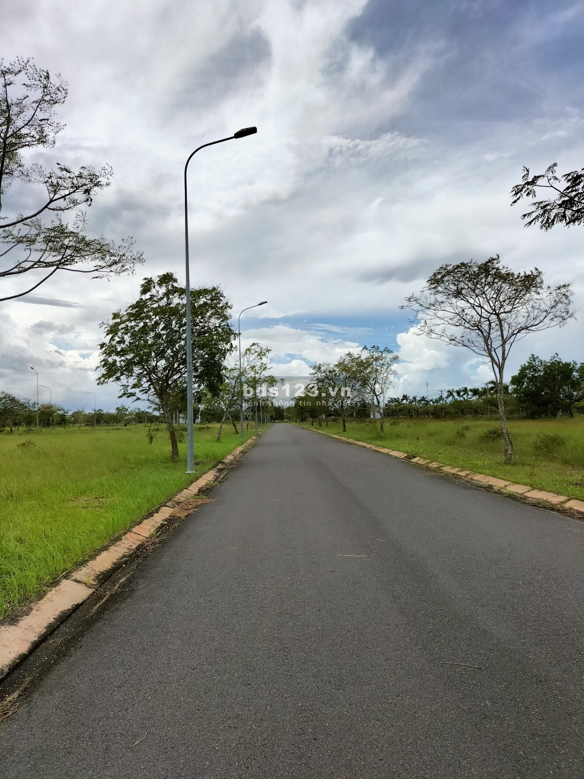 Chính chủ cần bán lô 140m2 KDC Daresco vị trí đẹp, view sông