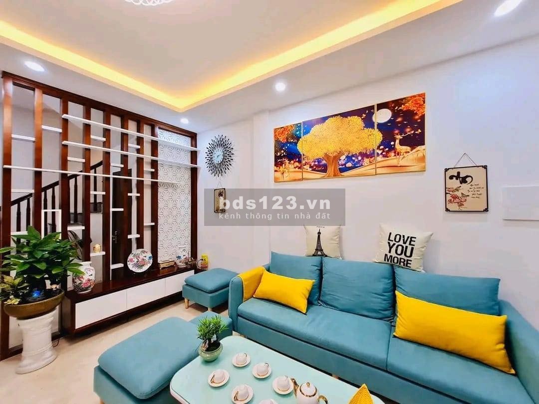 Bán nhà riêng trung tâm quận Cầu Giấy gần phố gần ô tô FULL công năng sổ vuông A4