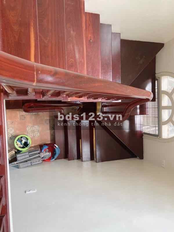 Chính chủ bán nhà Đội Cấn đúc 4 tầng giá chỉ 8,7 tỷ đồng