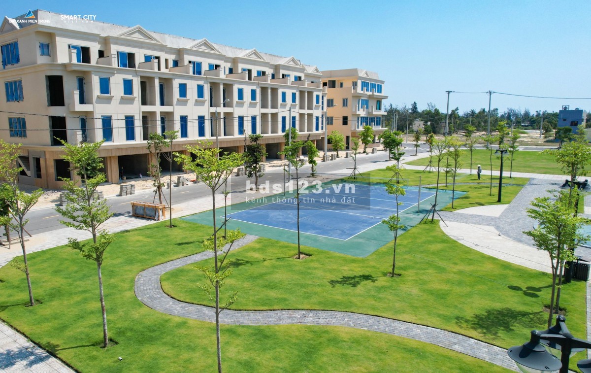 Bán nhà phố 4 tầng hoàn thiện mặt ngoài gần sân Gofl Montgomerie Links có sổ sẵn