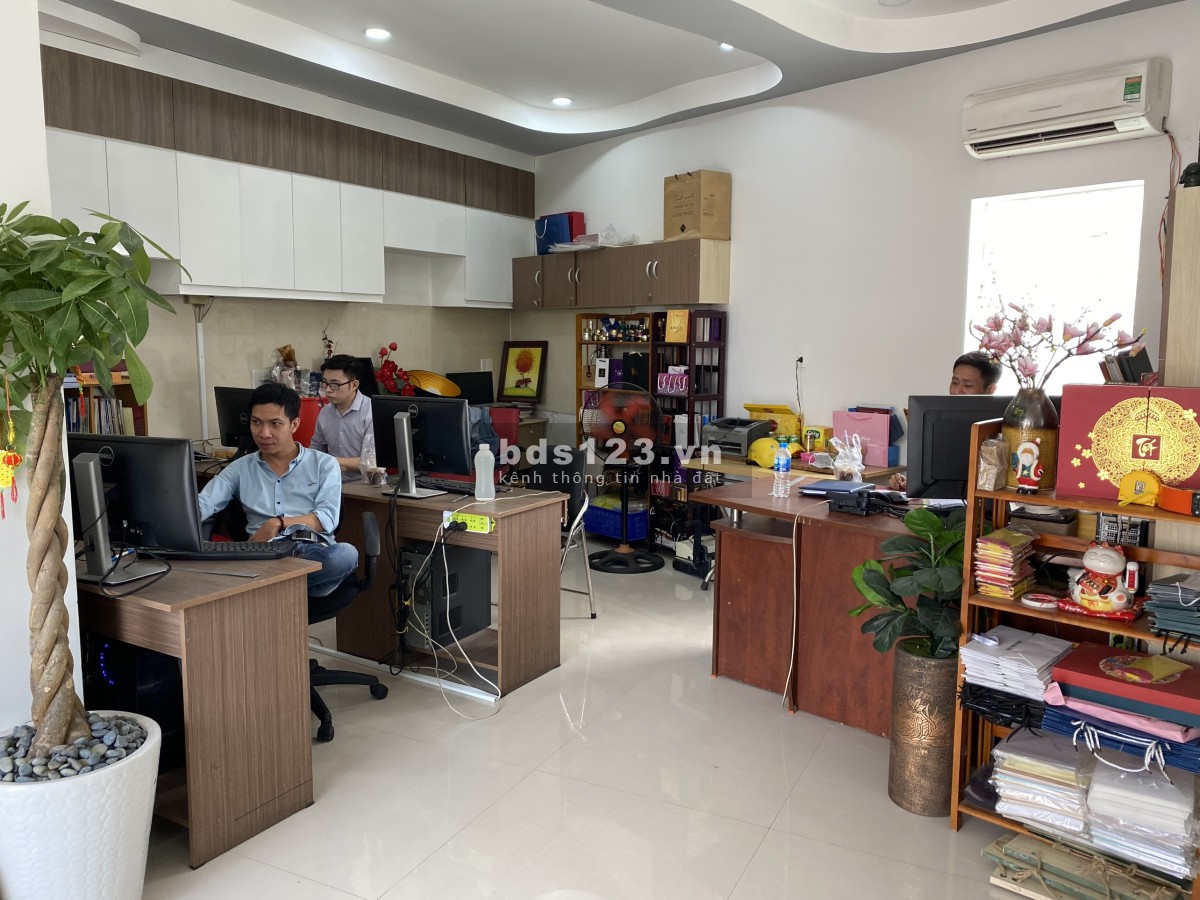 Bán gấp nhà hẻm xe tải đường Nguyễn Duy Trinh 50m² x 5 tầng, MT 9,2m giá 8,3 tỷ đồng