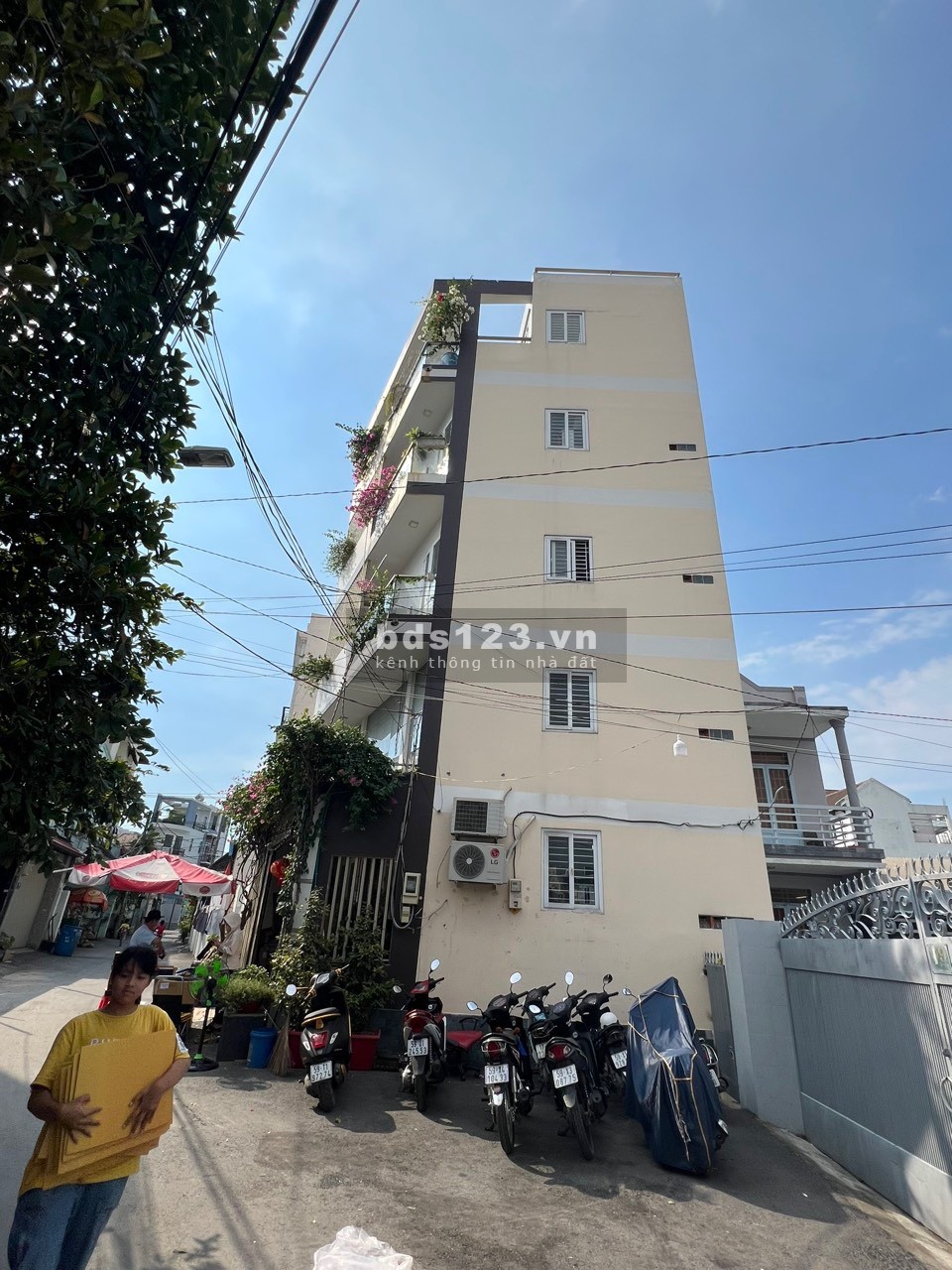 Bán gấp nhà hẻm xe tải đường Nguyễn Duy Trinh 50m² x 5 tầng, MT 9,2m giá 8,3 tỷ đồng
