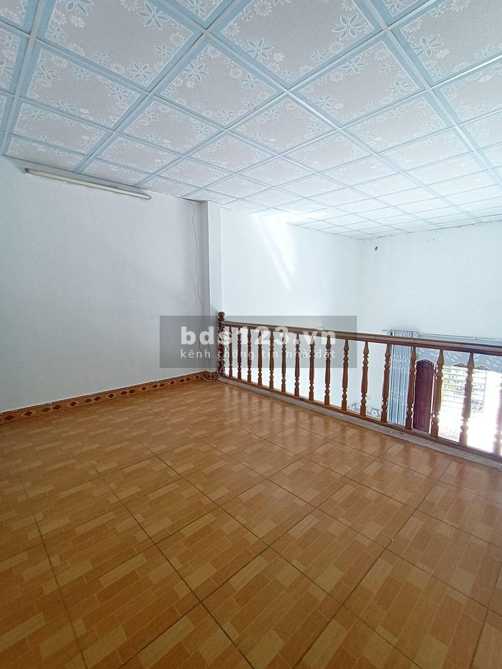 Bán nhà 2 mặt kiệt ô tô đỗ cửa cực thoáng mát đường Tôn Đức Thắng sát nách bến xe