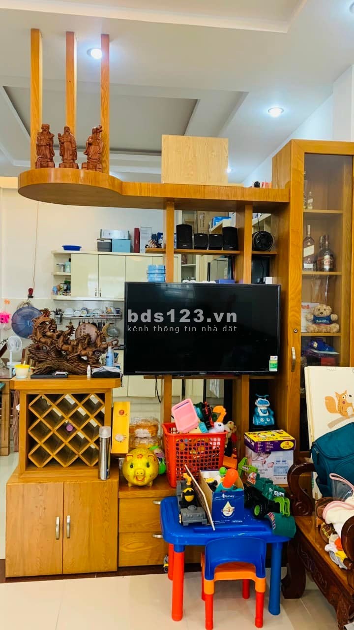 Chuyển chỗ ở chủ nhà cần bán nhanh căn 90 Nguyễn Bỉnh Khiêm, để lại toàn bộ nội thất