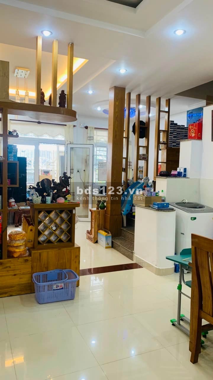 Chuyển chỗ ở chủ nhà cần bán nhanh căn 90 Nguyễn Bỉnh Khiêm, để lại toàn bộ nội thất