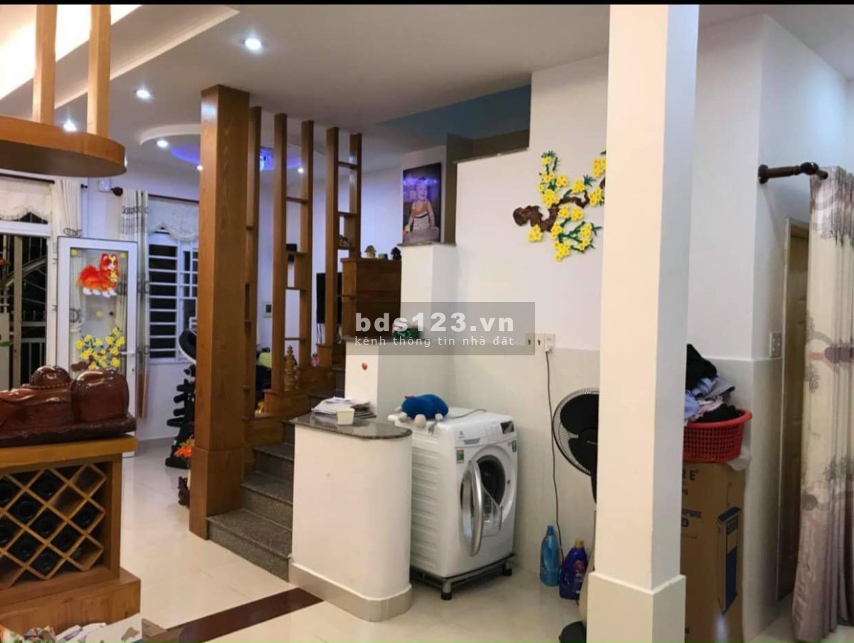 Chuyển chỗ ở chủ nhà cần bán nhanh căn 90 Nguyễn Bỉnh Khiêm, để lại toàn bộ nội thất