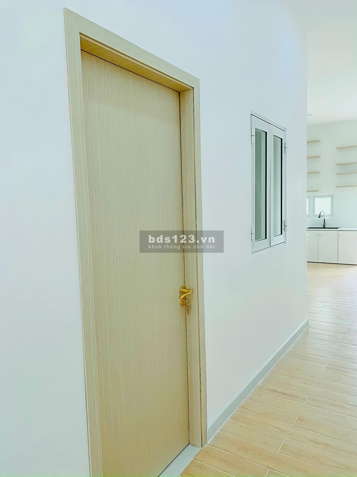 Bán căn nhà mới mẫu hiện đại Nguyễn Trung Ngạn, An Bình, đường rộng ô tô tới nhà