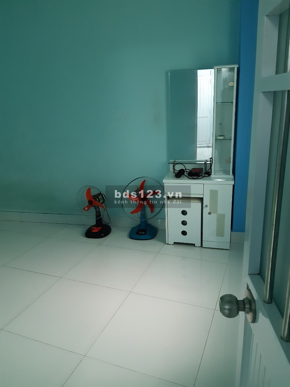 Cho thuê nhà nguyên căn Võ Văn Tần quận 3 liên hệ 0903302632