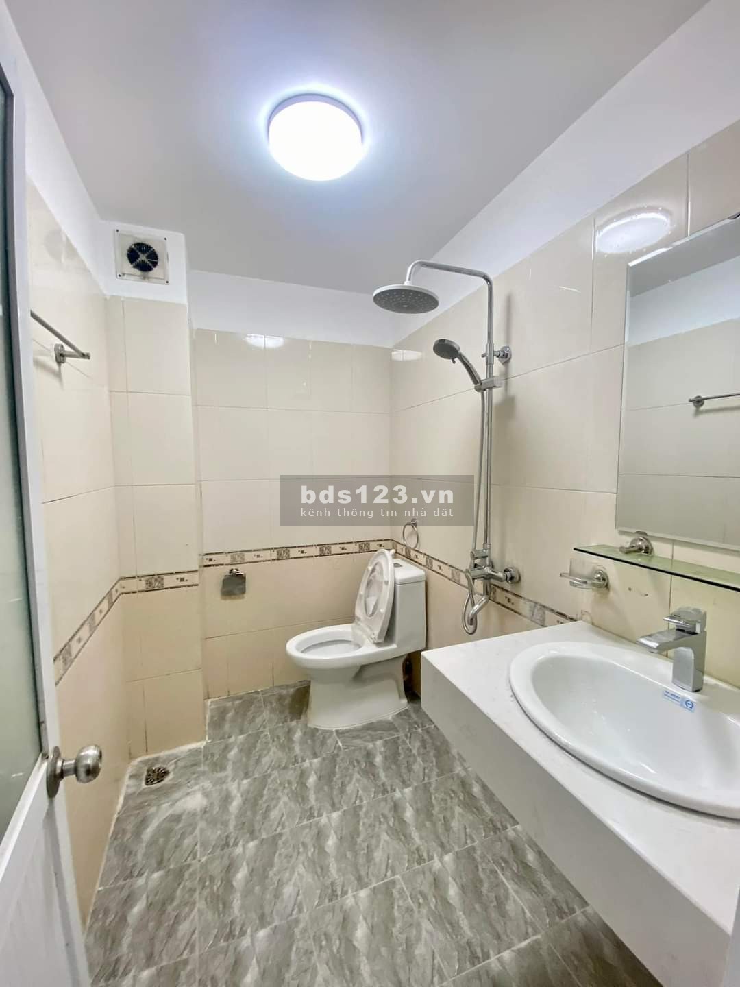 50m2 nở hậu 5 tầng mặt tiền 5m kinh doanh cho thuê chỉ nhỉnh 3tỷ