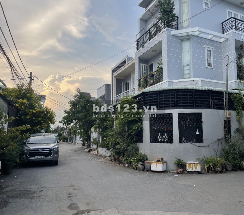 Nhà mới xây, hẻm XH 90m2 Nguyễn Văn Tăng, Q9