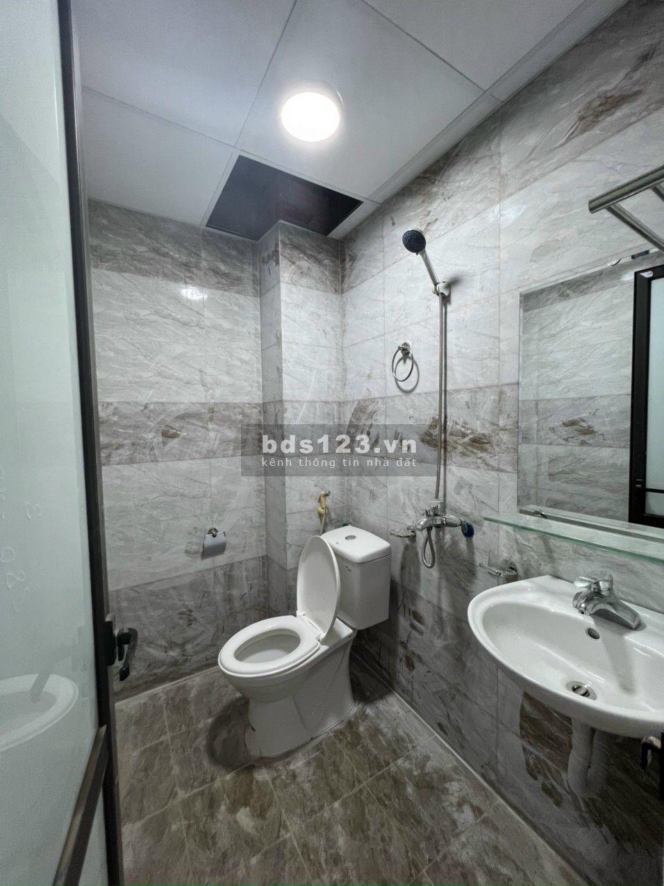 Cần bán gấp căn nhà xây mới đường Phúc Thành Biên Giang cách QL6 chỉ 70m.31m2 x 4 tầng
