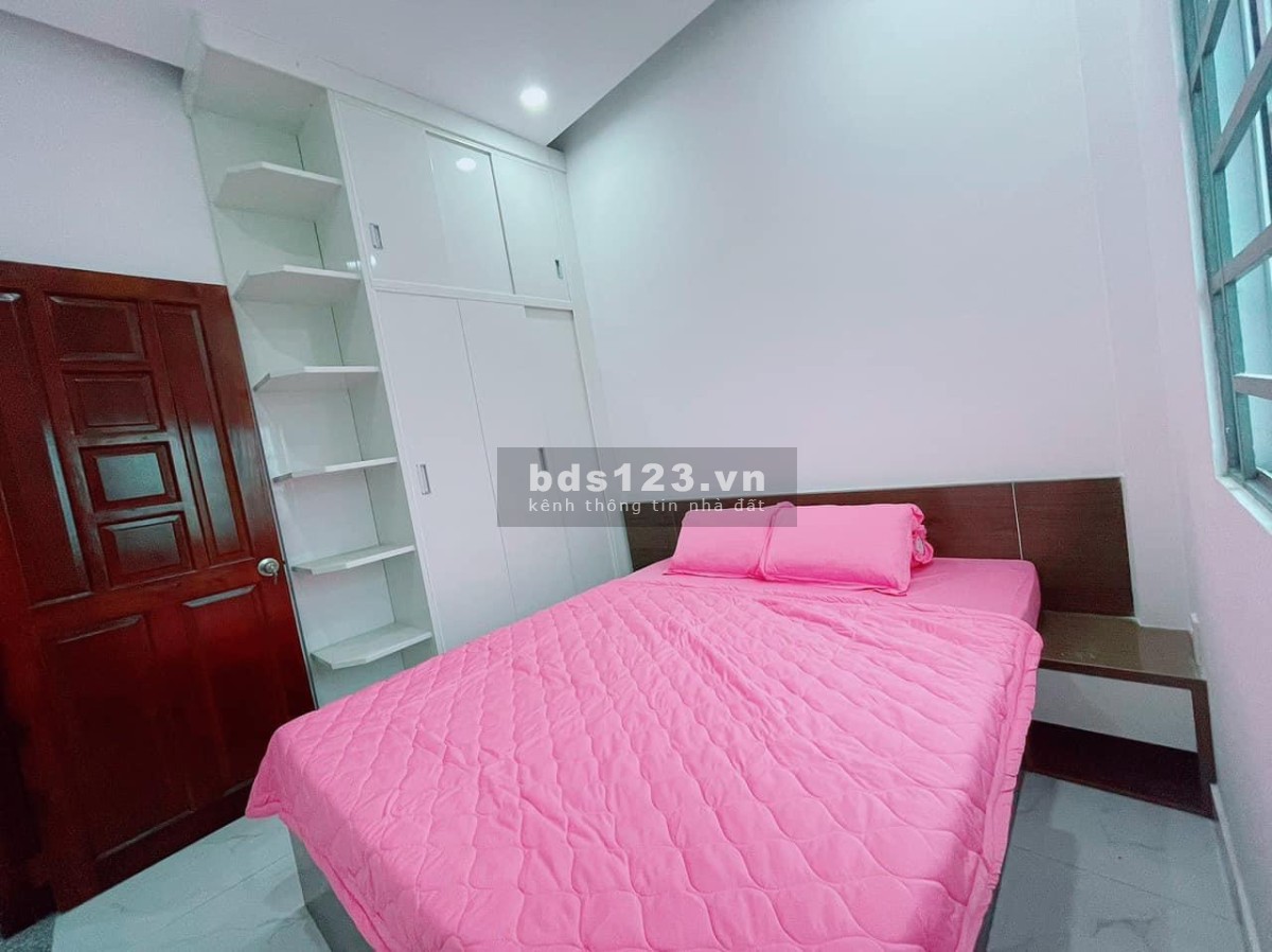 Cần bán gấp nhà lầu mặt tiền hẻm giá rẻ 2 tầng đúc, giá tốt, lh 0917676849