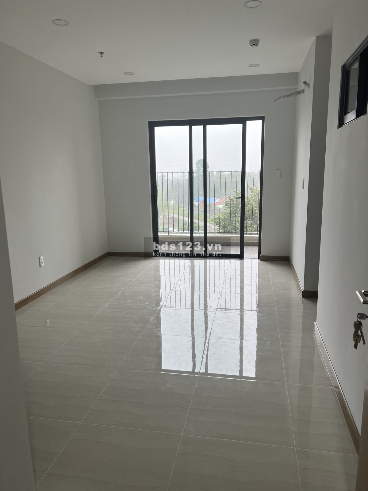 Cho thuê chung cư Bcons Bee gần chung cư Greenview 2pn giá rẻ chỉ 4,5tr/tháng