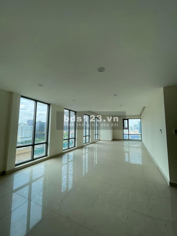 Văn phòng cho thuê khu vực VIP đầy đủ tiện ích, Tân Bình DT 80m² HXT view công viên