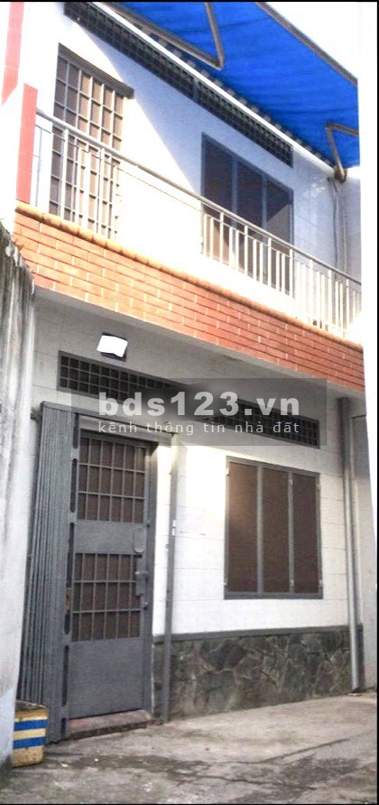 Bán nhà 1 lầu hẻm cách đường chính Lê Quang Định chỉ 30m lh 0983925557