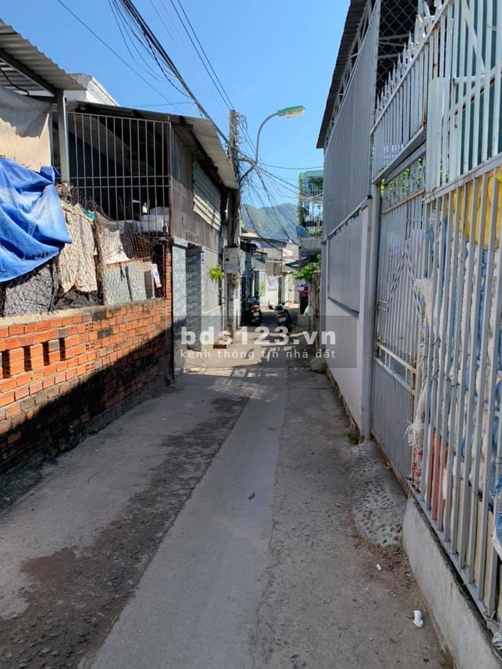 Bán lô đất góc 170/2 Dương Vân Nga, Vĩnh Hải cách 20 phút đi bộ ra biển