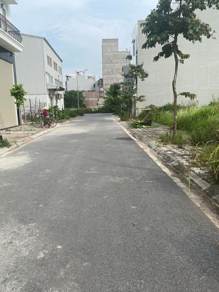 Bán đất Nguyễn Lam diện tích 34m2 đất mặt tiền 3.1m giá 3.5 tỷ